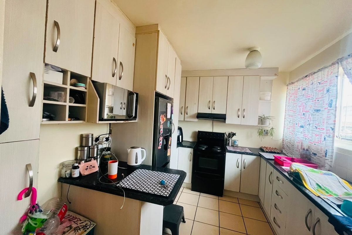 2-Bedrrom Townhouse For Sale in Sasolburg Central, Sasolburg - Photo 2