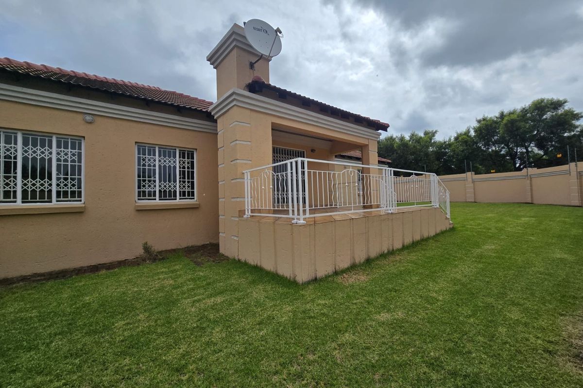 Stylish Family Living with Extra Space, Pet-Friendly Garden and Built-In Braai - Photo 3