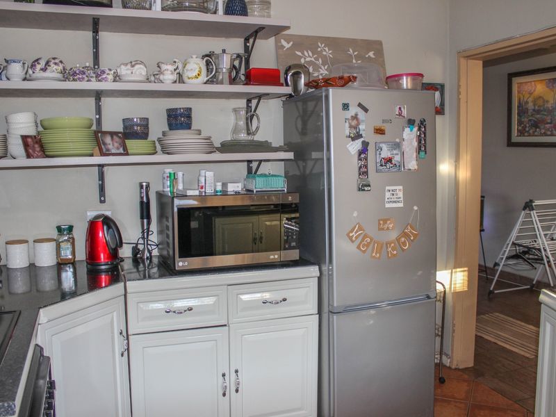 Comfortable Townhouse Rental in a Secure Complex - Photo 10