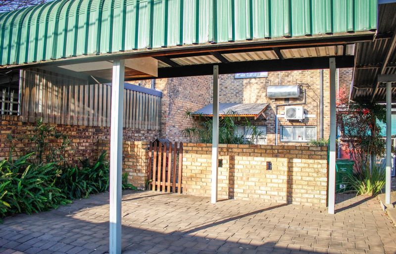 Comfortable Townhouse Rental in a Secure Complex