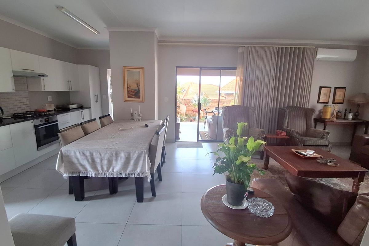 Immaculate 3-bedroom home in the Heart of Bateleur Estate, Nelspruit - Photo 4