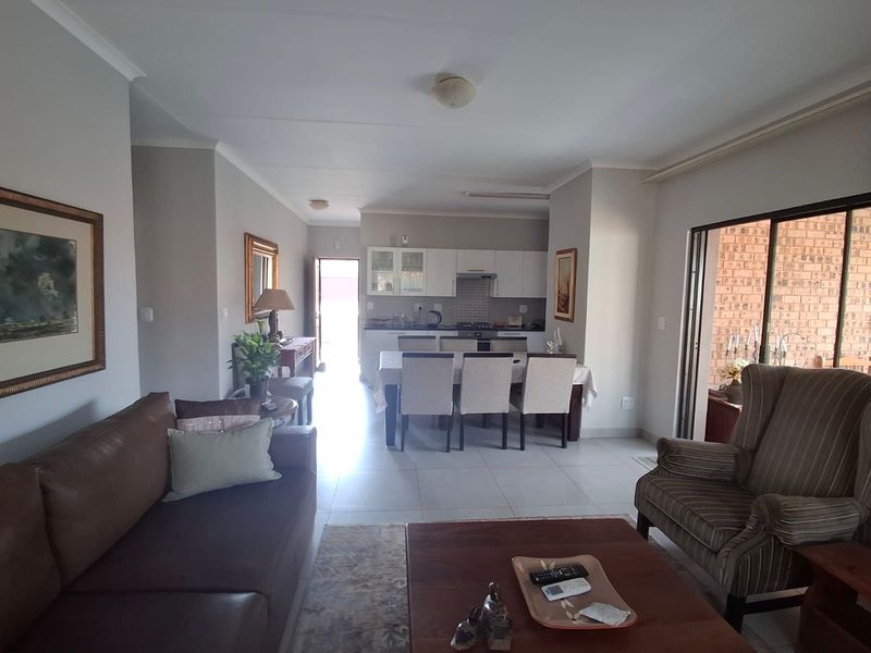 Immaculate 3-bedroom home in the Heart of Bateleur Estate, Nelspruit - Photo 3