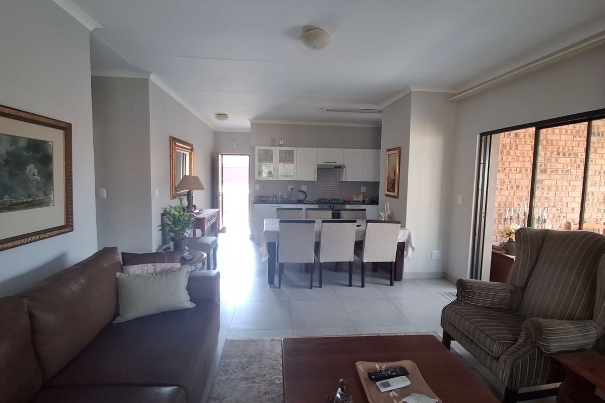 Immaculate 3-bedroom home in the Heart of Bateleur Estate, Nelspruit - Photo 3