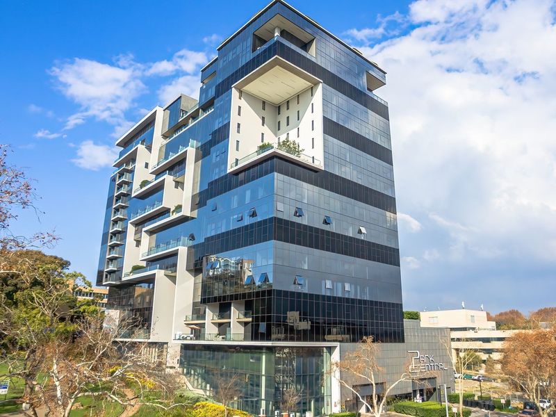 Apartment For Sale in Rosebank Johannesburg Gauteng - Photo 1