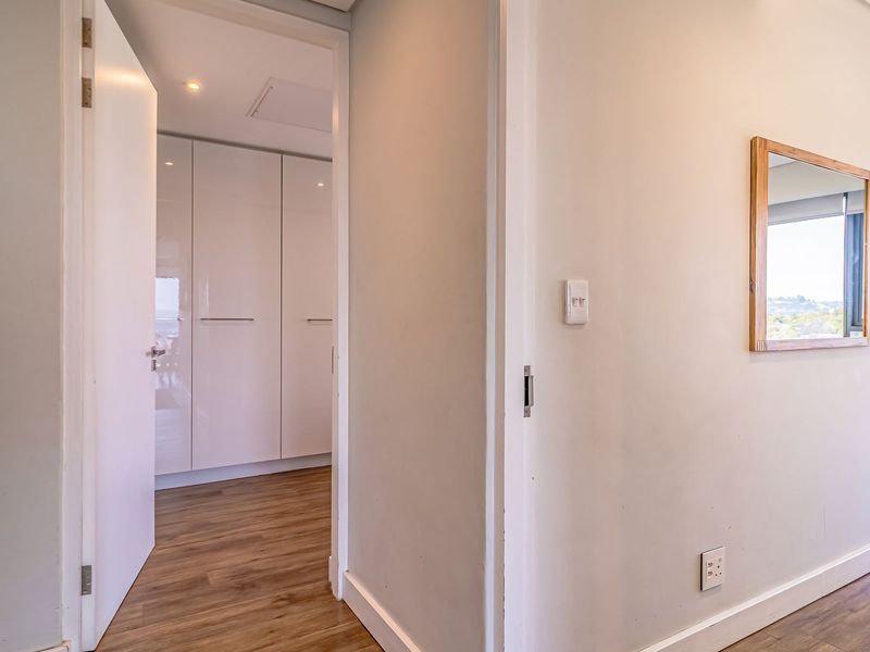 Apartment For Sale in Rosebank Johannesburg Gauteng - Photo 3