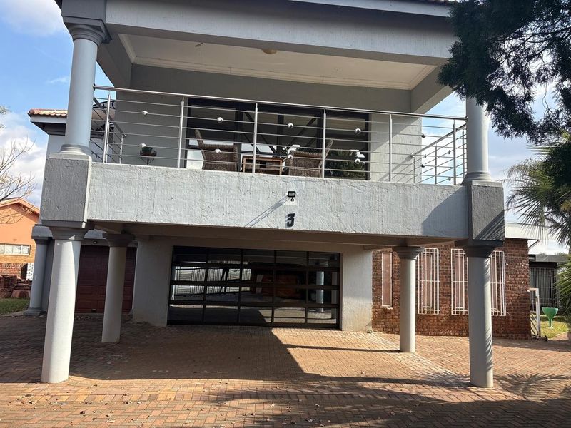 House For Sale in Amiel Park, Newcastle, KwaZulu Natal - Photo 2