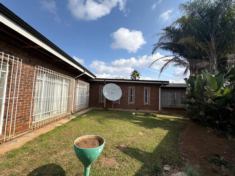 House For Sale in Amiel Park, Newcastle, KwaZulu Natal - Photo 6