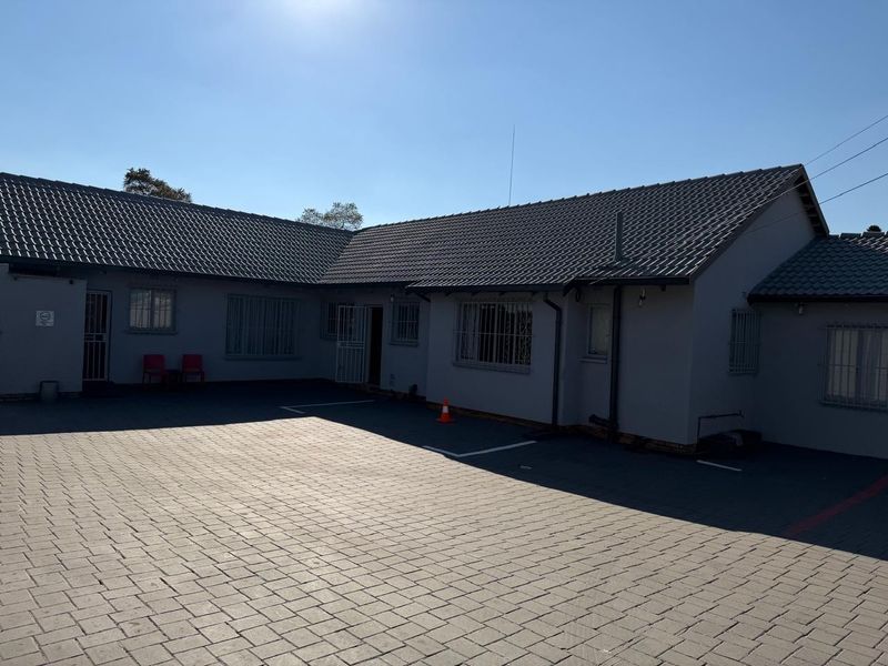 Fully furnished Cottage To Rent in Noordwyk, Midrand - Photo 1