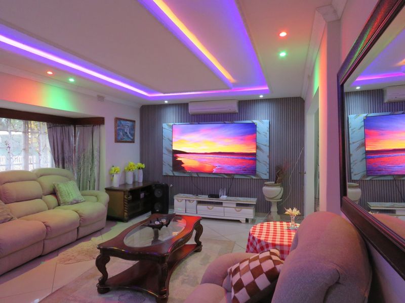Beautiful 4-Bedroom House For Sale in Grantham Park, Empangeni, KwaZulu Natal - Photo 8