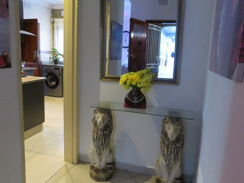 Beautiful 4-Bedroom House For Sale in Grantham Park, Empangeni, KwaZulu Natal - Photo 5