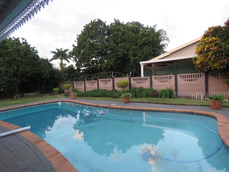Beautiful 4-Bedroom House For Sale in Grantham Park, Empangeni, KwaZulu Natal - Photo 2