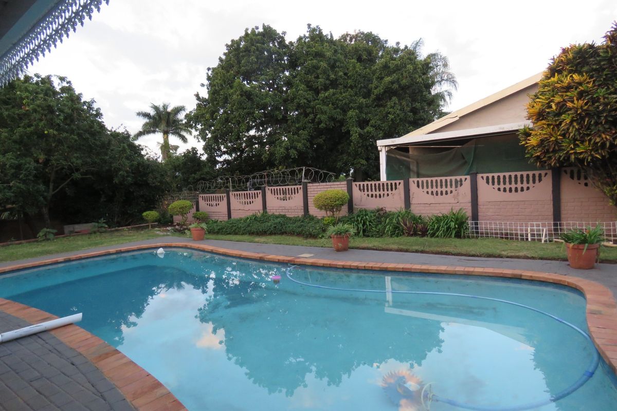 Beautiful 4-Bedroom House For Sale in Grantham Park, Empangeni, KwaZulu Natal - Photo 2