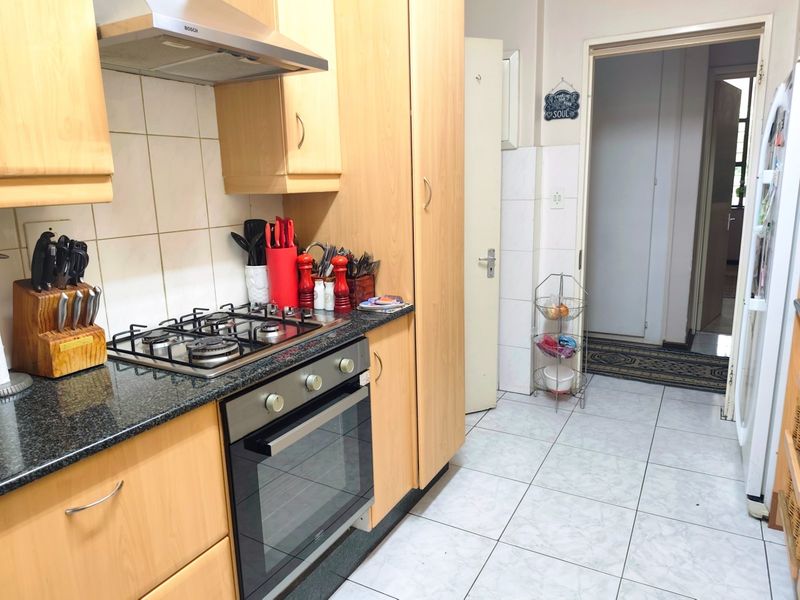 Apartment For Sale in Sandton Central, Sandton - Photo 8