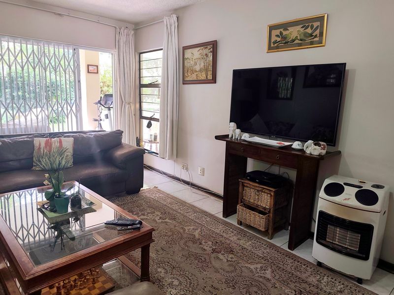 Apartment For Sale in Sandton Central, Sandton - Photo 5