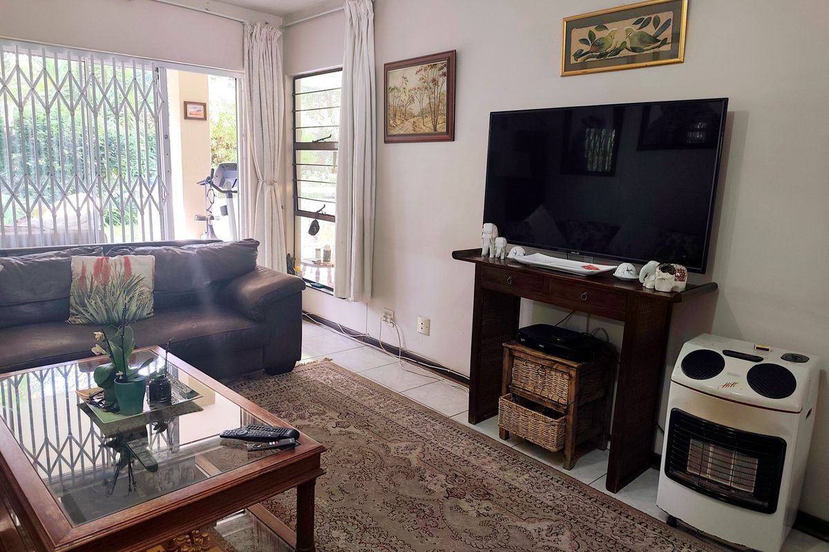 Apartment For Sale in Sandton Central, Sandton - Photo 5