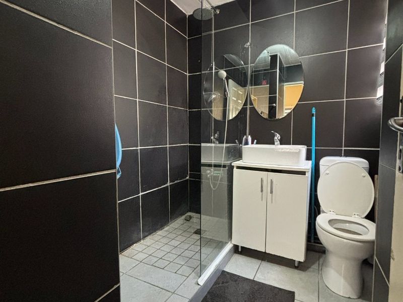 House For Sale in Ridgeway B, Johannesburg - Photo 10