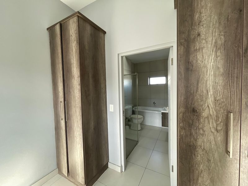 1 Bed 1 Bath Investment property - Photo 2