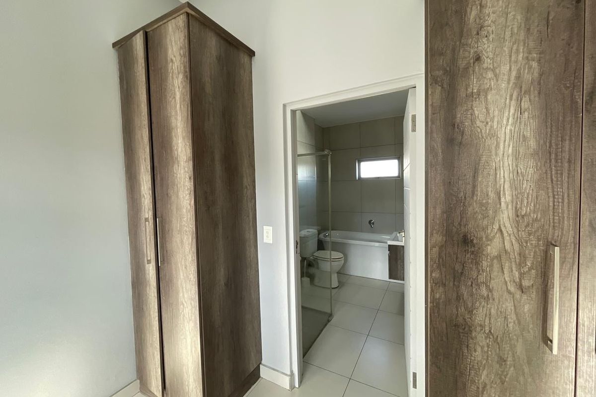 1 Bed 1 Bath Investment property - Photo 2