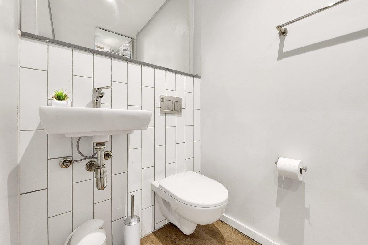 Furnished income investment in Woodstock - Photo 5