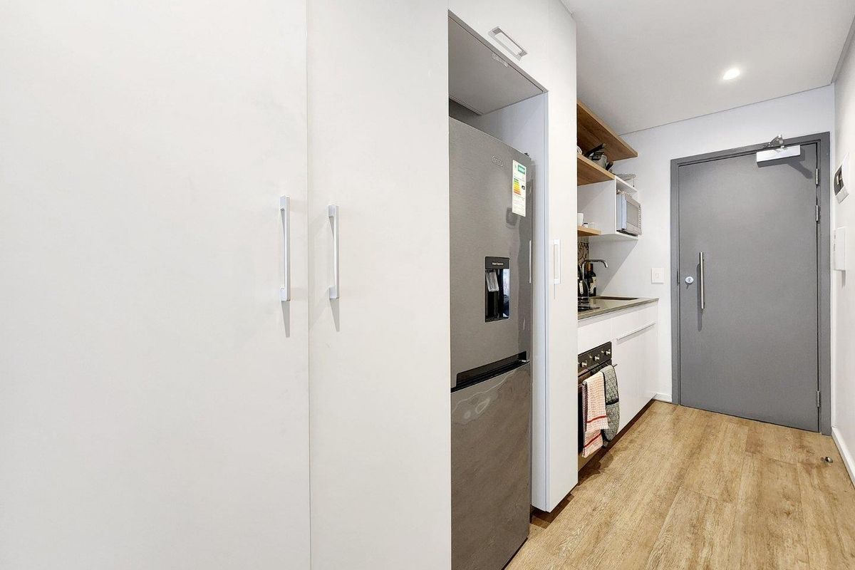 Furnished income investment in Woodstock - Photo 2