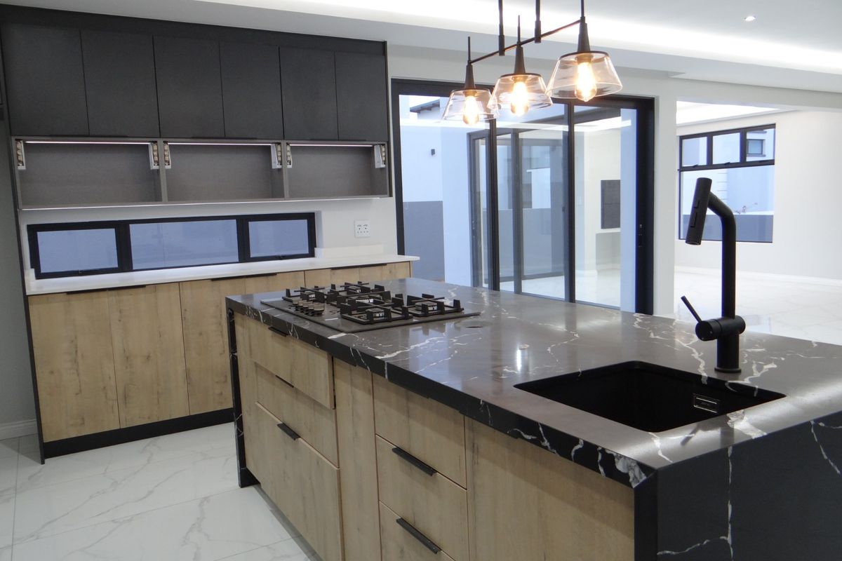 4 bedroom House For Sale in Fountainbrook Estate, Midstream Estate, Centurion - Photo 4