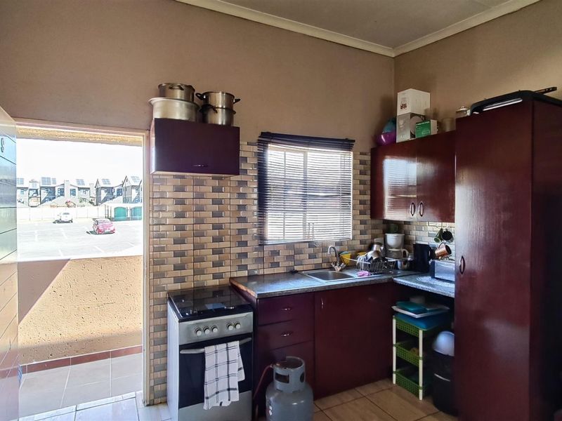 Modern 2-Bedroom Apartment in Norton Home Estate - Photo 2