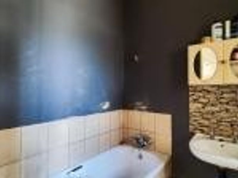 Modern 2-Bedroom Apartment in Norton Home Estate - Photo 8