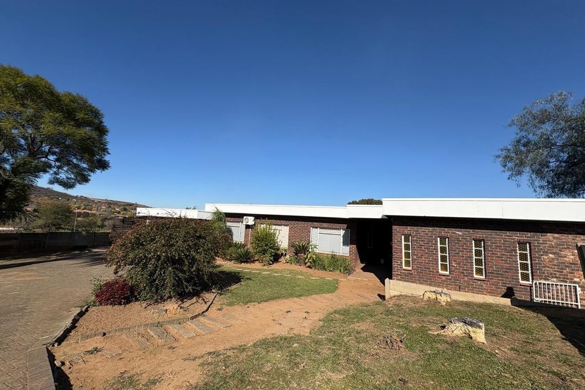 House For Sale in Schuinshoogte, Newcastle, KwaZulu Natal - Photo 4