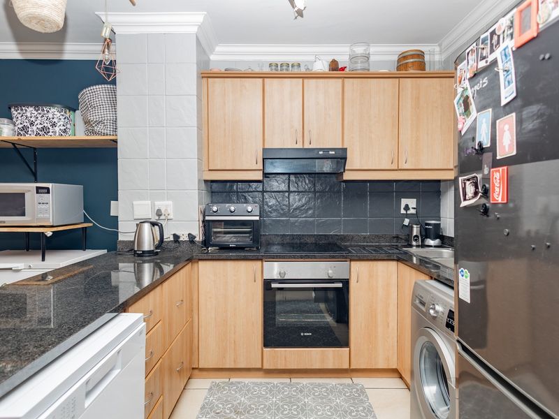 The Ultimate Waterfront Lifestyle: 2-Bed Modern Gem with 2 Parking Bays! - Photo 7