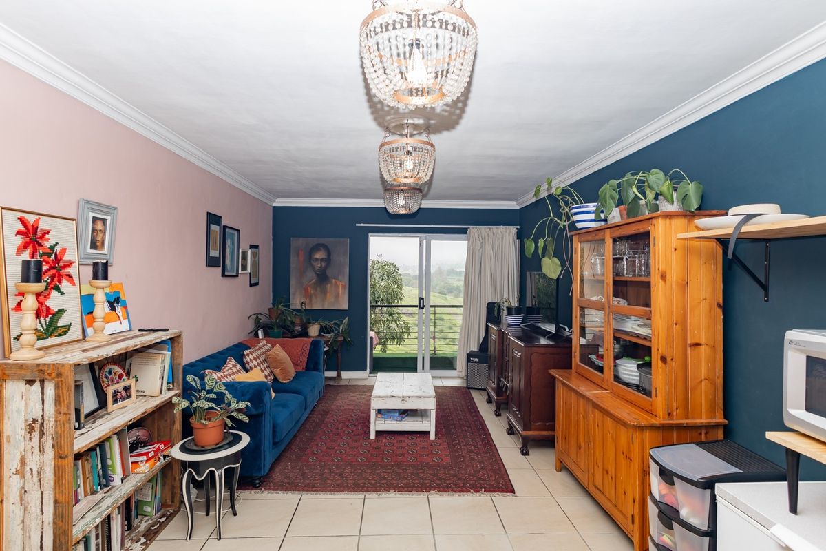 The Ultimate Waterfront Lifestyle: 2-Bed Modern Gem with 2 Parking Bays! - Photo 3