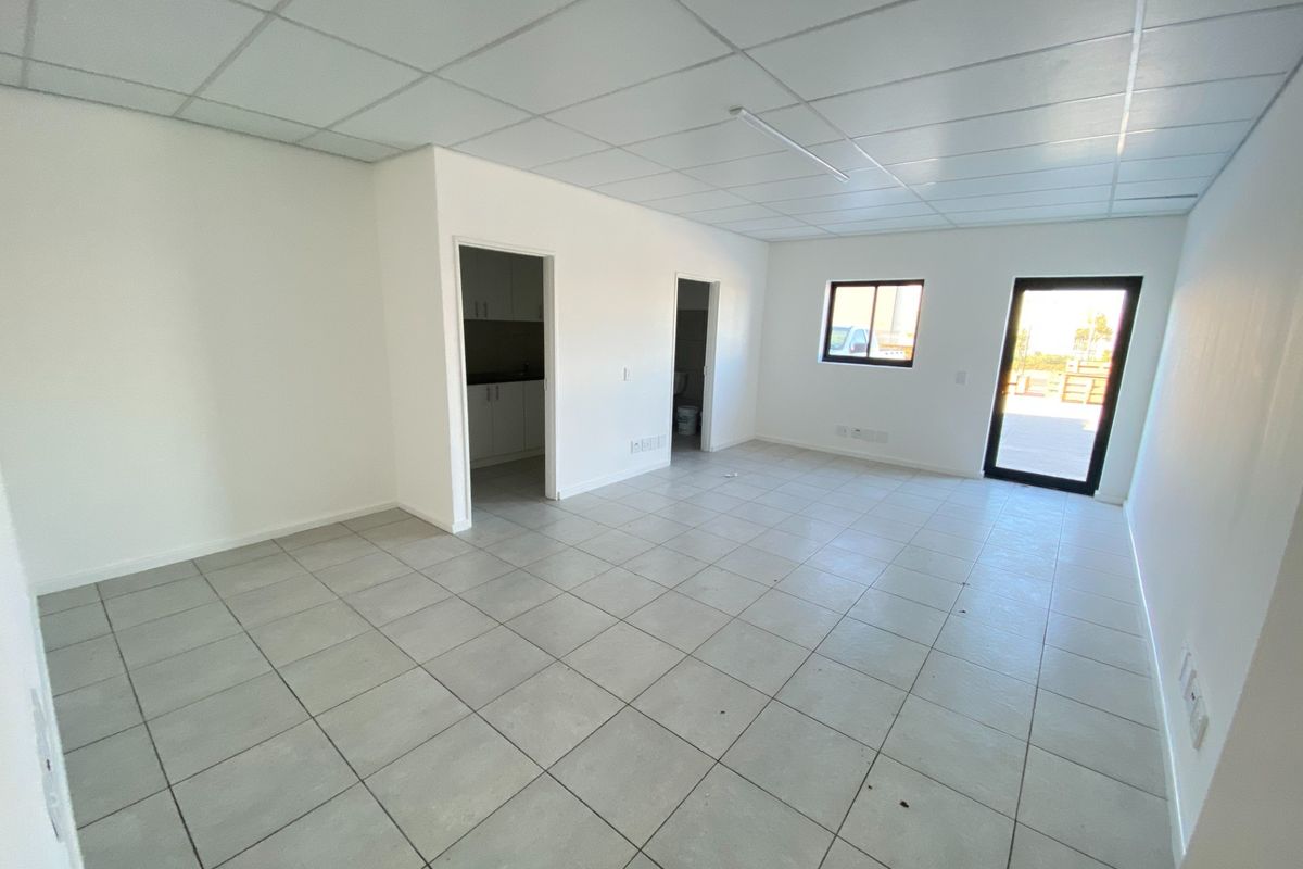 Neat and Secure 420m2 Warehouse To Let in Rivergate Industrial, Cape Town - Photo 4