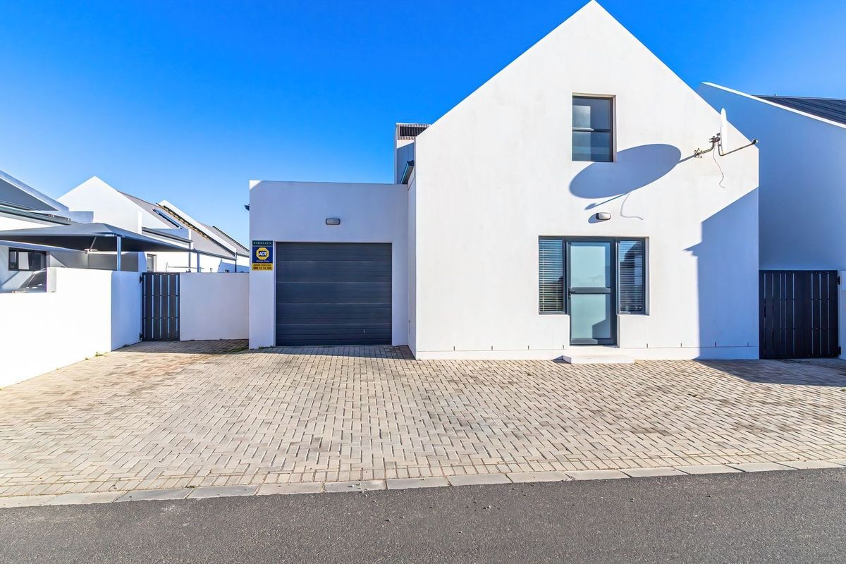 A Smart Buy in the Bay - Photo 3