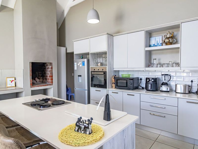 A Smart Buy in the Bay - Photo 7