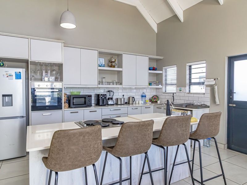 A Smart Buy in the Bay - Photo 6