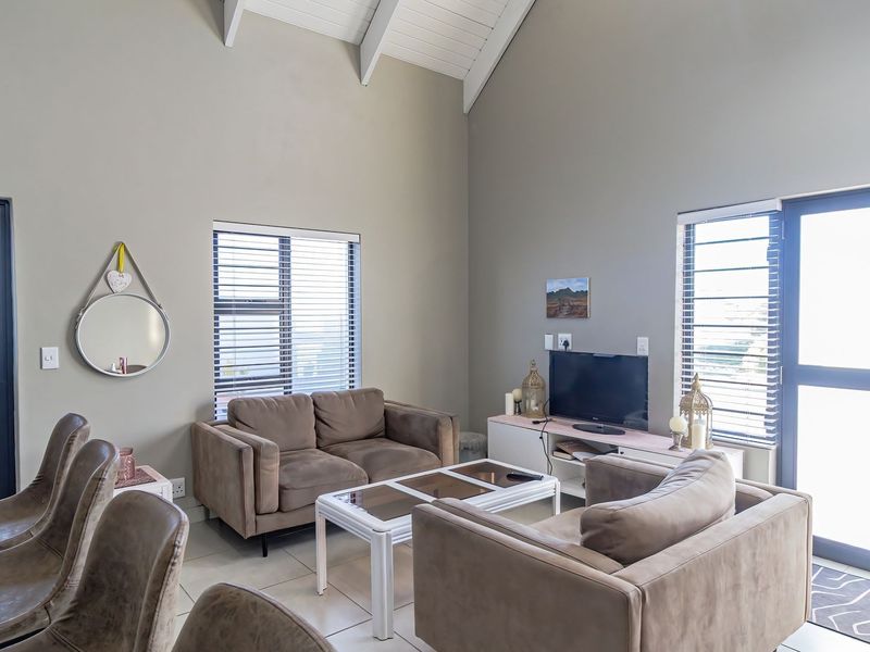 A Smart Buy in the Bay - Photo 4