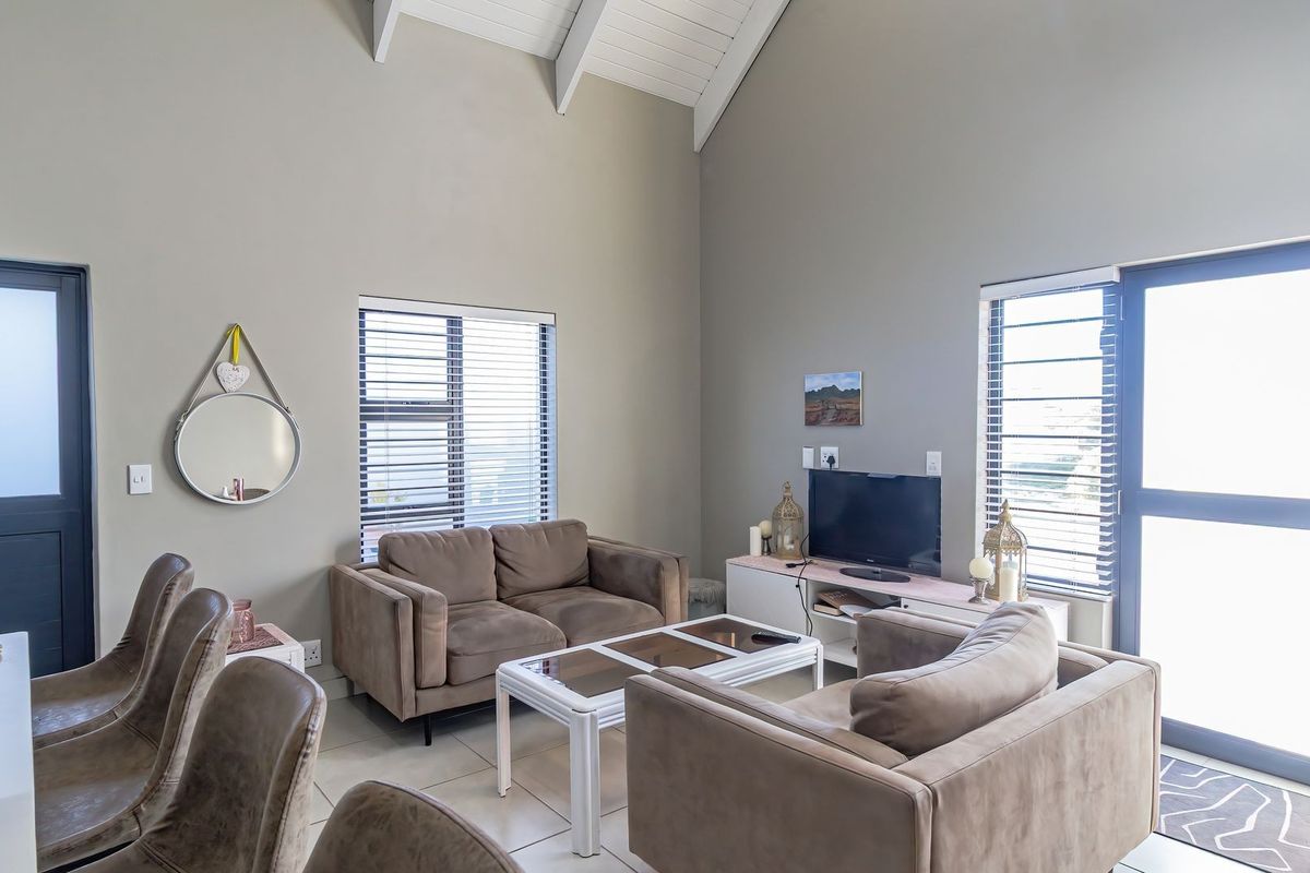 A Smart Buy in the Bay - Photo 4