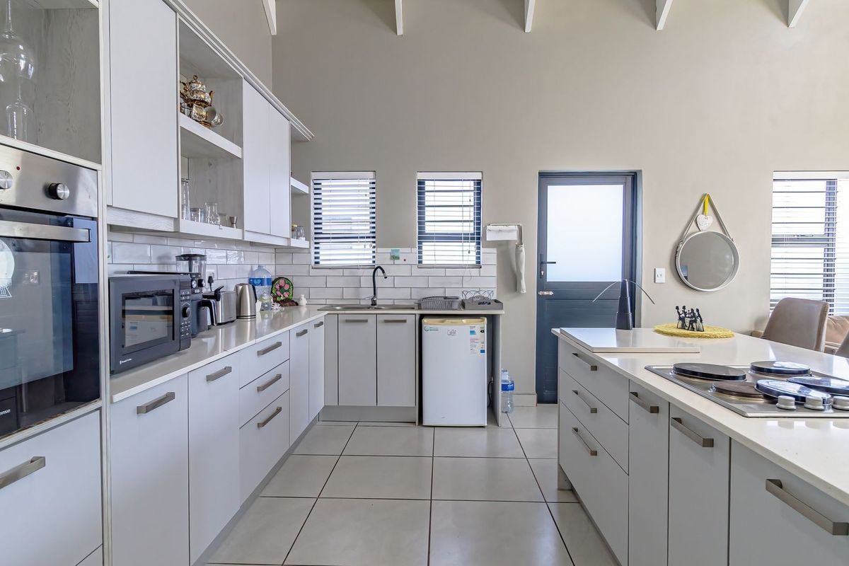 A Smart Buy in the Bay - Photo 2