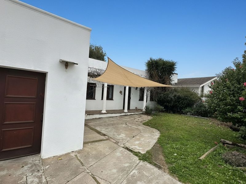 House For Sale in Denneburg, Paarl - Photo 2