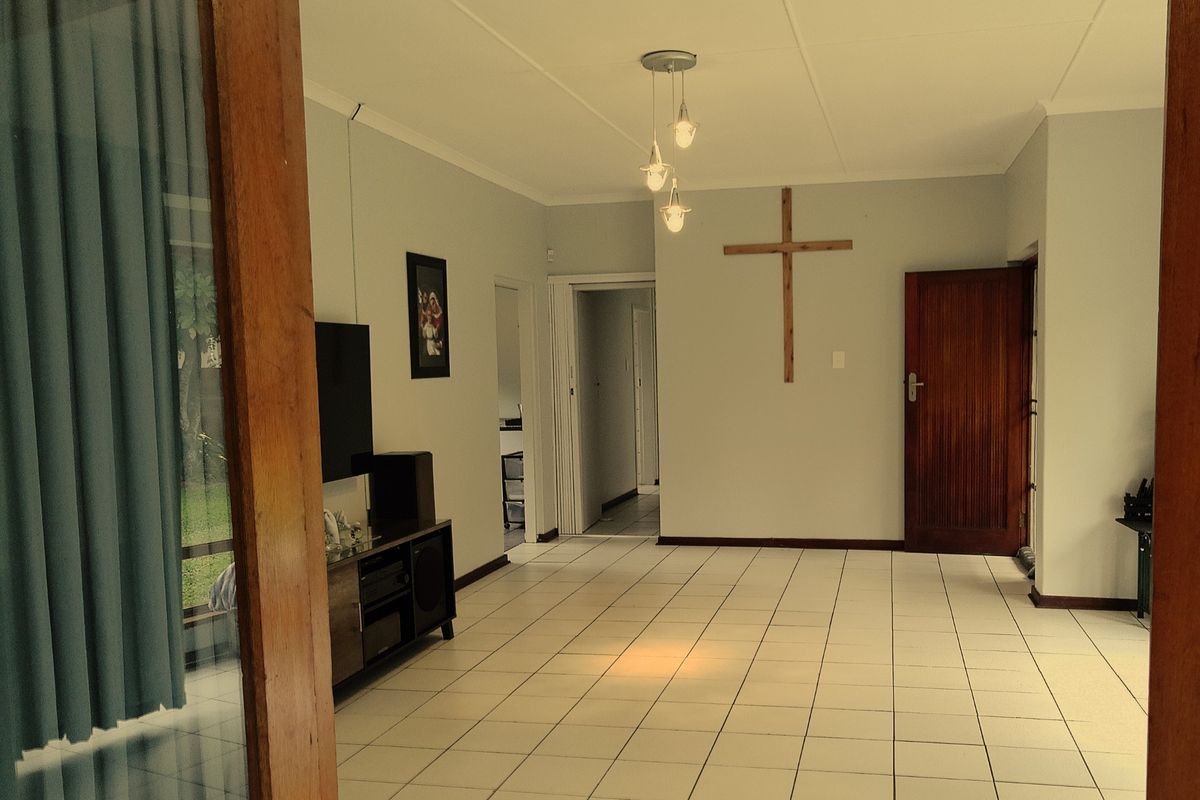 Move in ready 4 Bedroom House for Sale in Kwambonambi, KwaZulu Natal - Photo 5