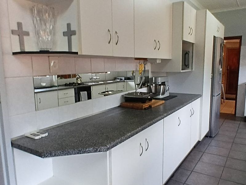 Move in ready 4 Bedroom House for Sale in Kwambonambi, KwaZulu Natal - Photo 3
