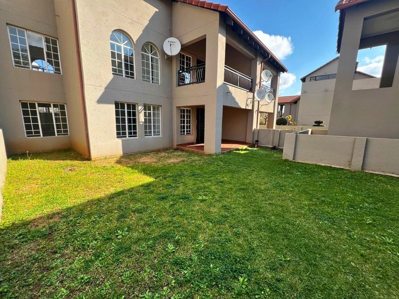 2 Bedroom Ground Floor Apartment Midrand Noordwyk - Photo 1