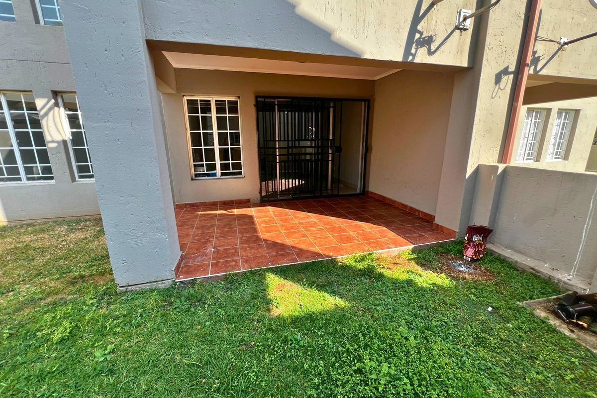 2 Bedroom Ground Floor Apartment Midrand Noordwyk - Photo 4