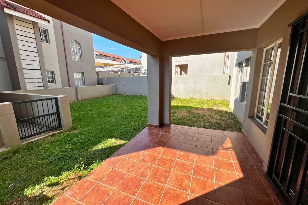 2 Bedroom Ground Floor Apartment Midrand Noordwyk - Photo 3