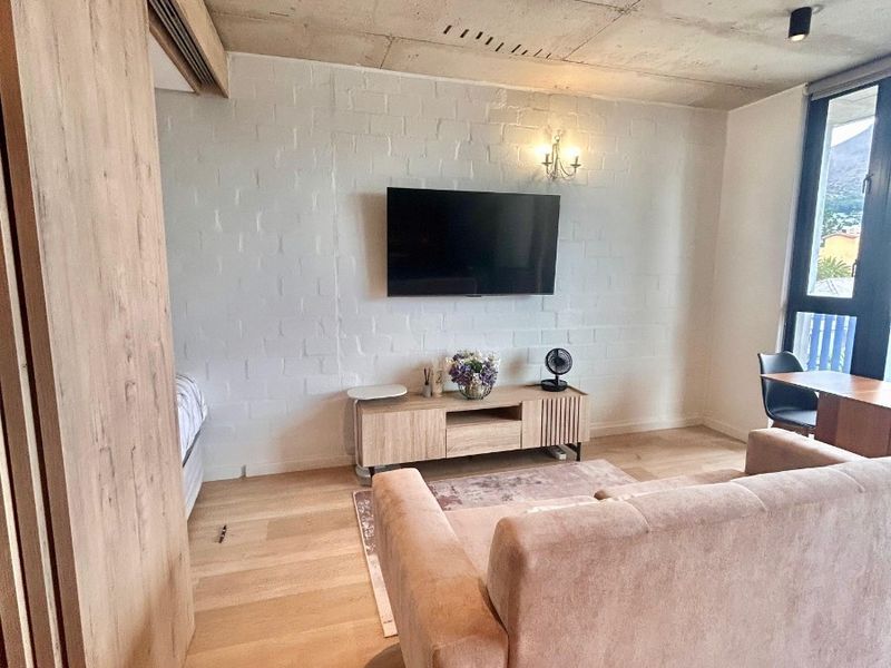 Fully Furnished Airbnb Apartment in Sea Point - Photo 4