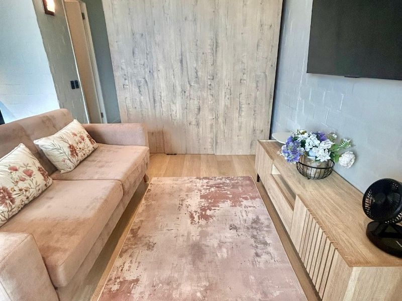 Fully Furnished Airbnb Apartment in Sea Point - Photo 2