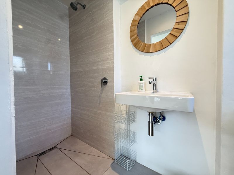 1 - 2 bedroom shared entrance flat in Meadowridge - Photo 10