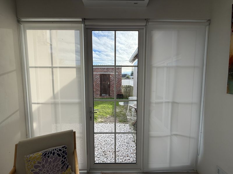 1 - 2 bedroom shared entrance flat in Meadowridge - Photo 3