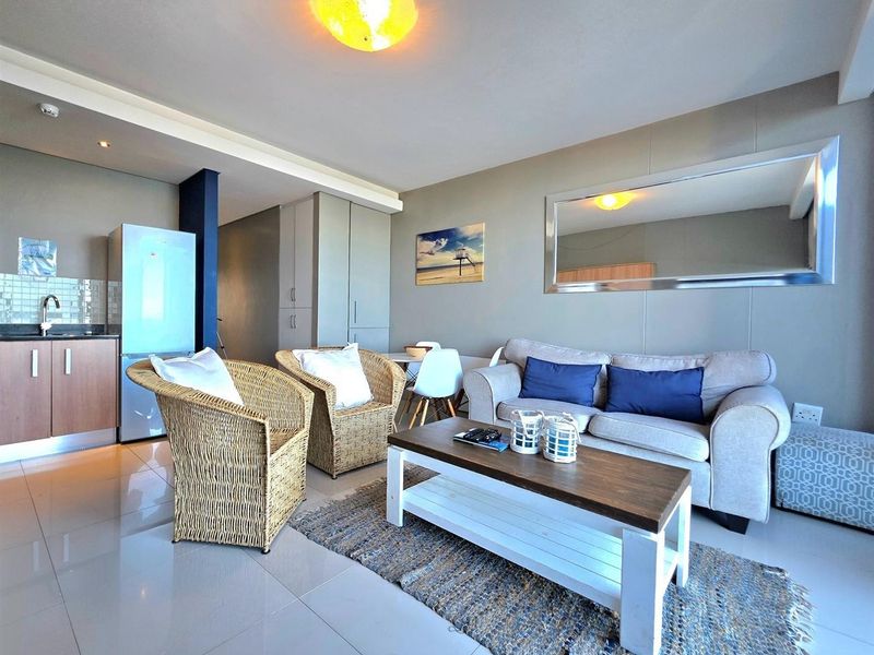 2 BED FULLY FURNISHED BEACHFRONT APARTMENT - Photo 6