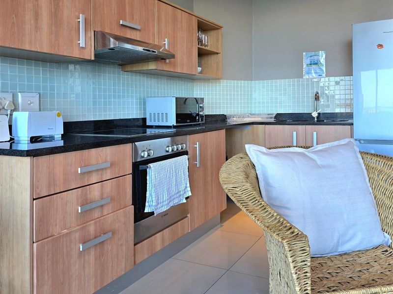 2 BED FULLY FURNISHED BEACHFRONT APARTMENT - Photo 2