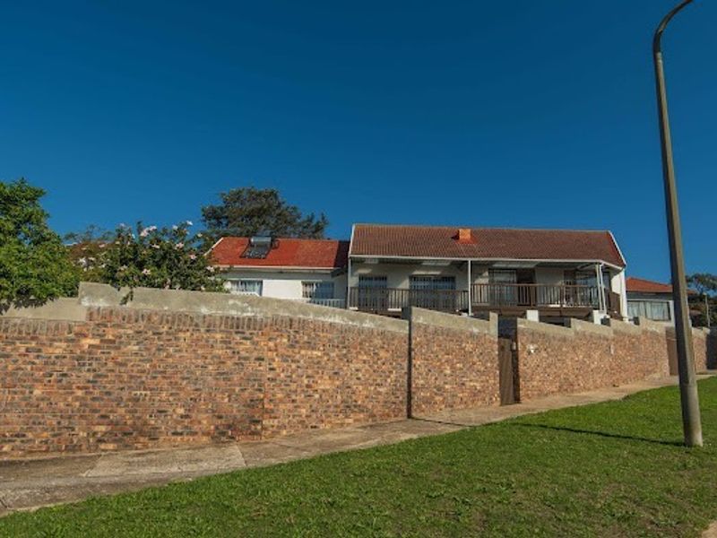 5-Bed Family Home with Pool + Views | Adcockvale - Photo 3